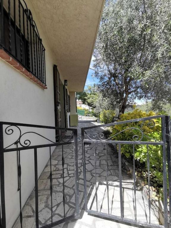 Bas De Villa Au Calme Villeneuve-Loubet Extérieur photo